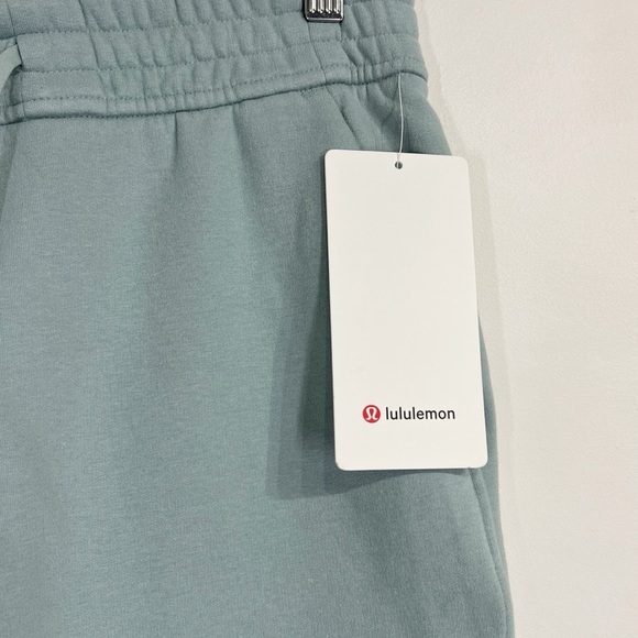 Lululemon NWT Loungeful High-Rise Short 7" Silver Blue - Picture 4 of 8